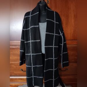 Time and Tru Black and Gray Checkered Cardigan